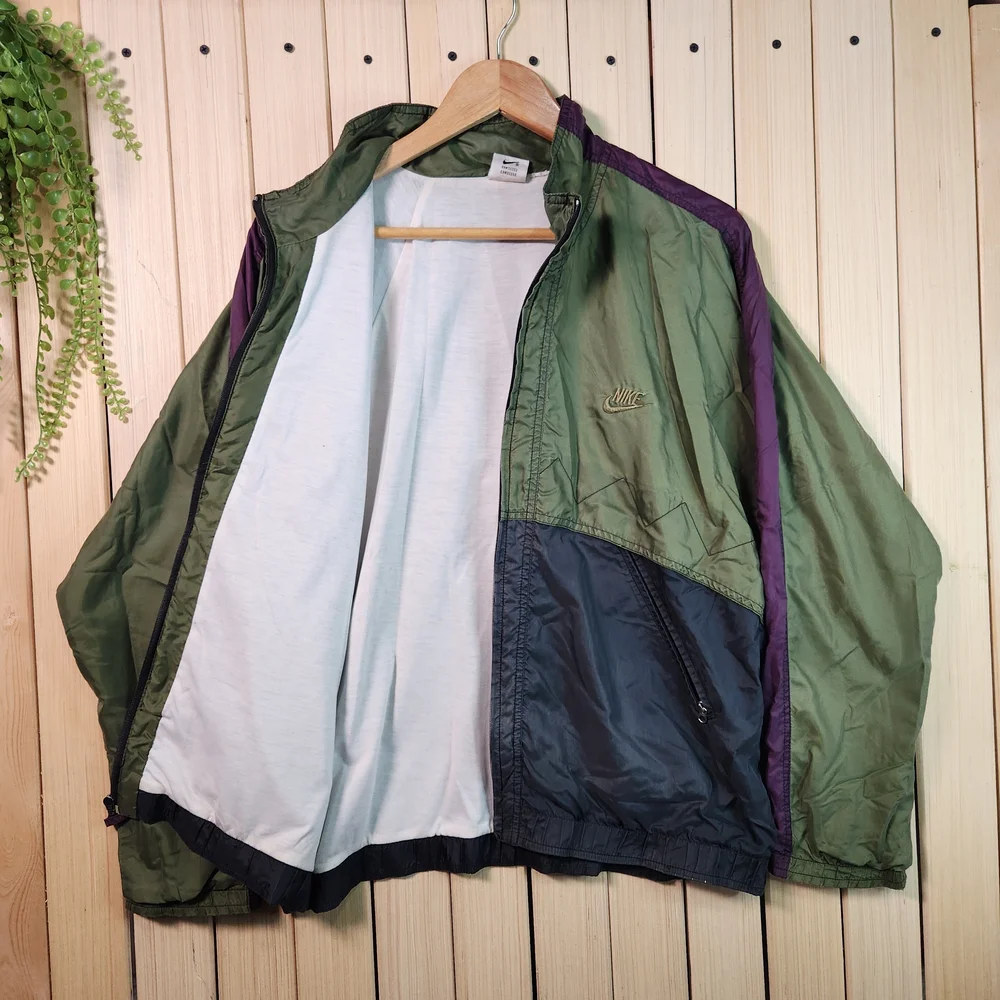 Vintage Nike Windbreaker Men's Green and Black Jacket 90s - Picture 4 of 16